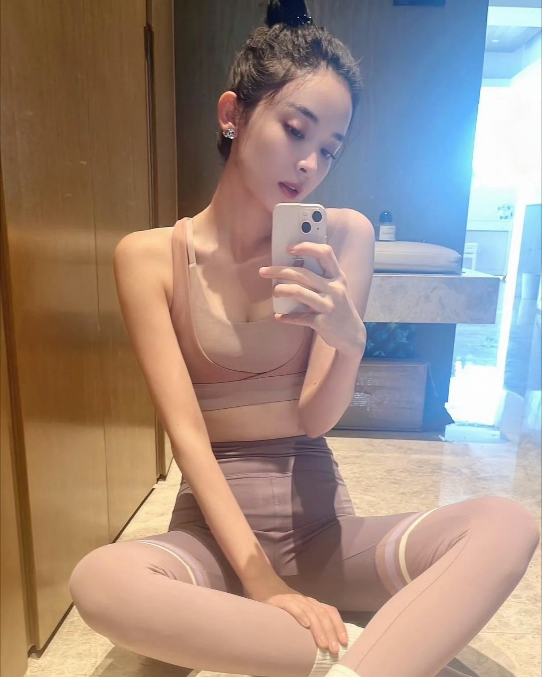 古力娜扎健身美图这身材绝了古力娜扎​​​