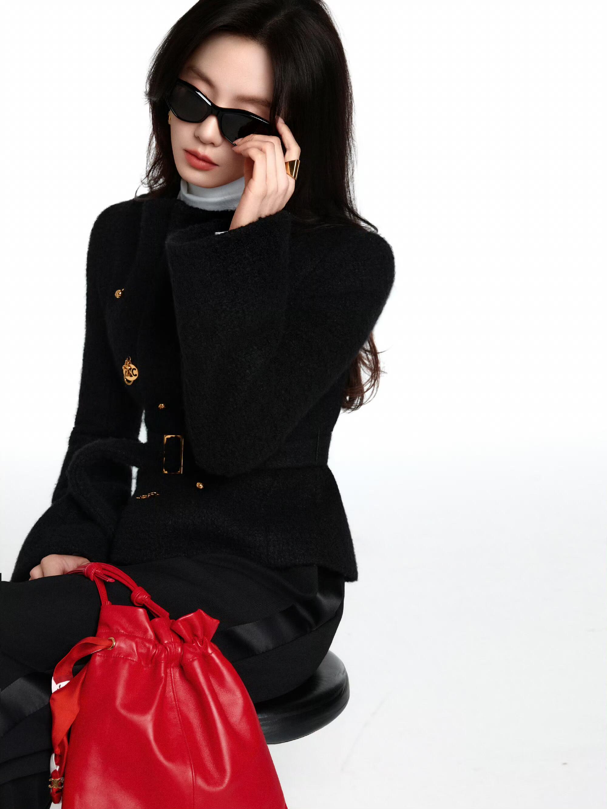 刘诗诗优雅与酷飒并存