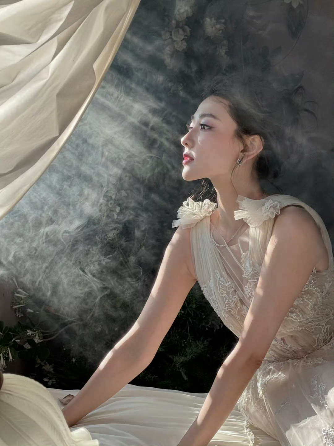 梁洁眼妆很有特色今天整体都很棒还有第二套嘛🙌​​​