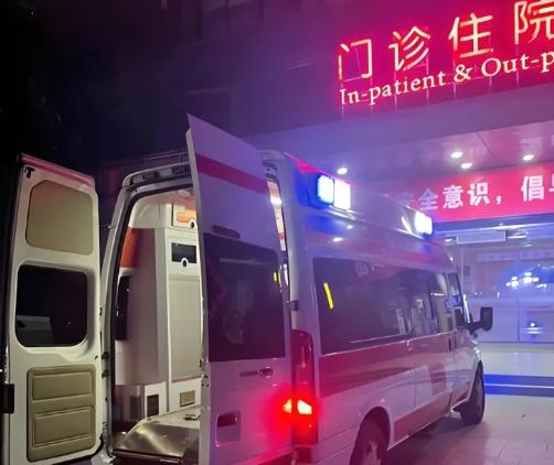 “必须严惩！”深圳一女子腹痛叫120，家属明确要求送公立三甲。可救护车违抗指令，