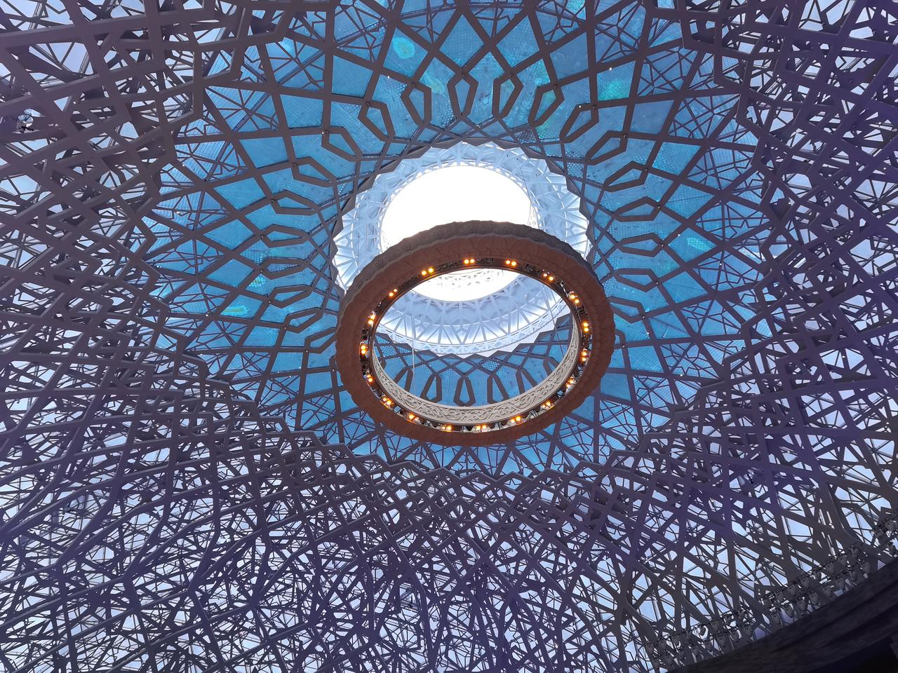 上周末恰逢三八妇女节，老公陪我来了一个牛首山一日游。早晨7点半从家里出发，自驾2