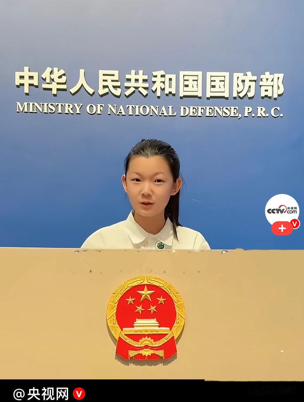 近日，湖北武汉一名13岁女孩，在中国革命军事博物馆登台演讲，一开口直接惊艳全场…