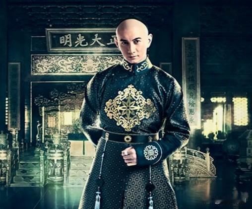 康熙五十三年，胤禩给他爹送了两只海东青。海东青是满洲人眼里的神鸟，猛禽，打猎的时
