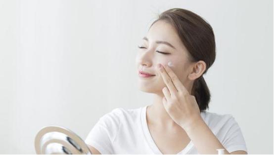 女人不要太节俭，有条件常吃这4样，补充雌激素，皮肤光滑气色好 雌激素，女性