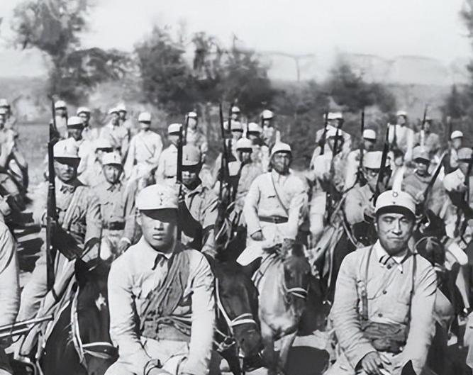 1942年4月，日军骑兵中队500骑兵对战129师骑兵团300骑兵，日军骑兵中队