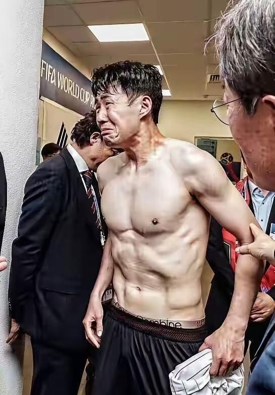 原来网友真没说错！韩国队这趟回国，跟被开除国籍差不多了。你就想吧，堂堂一个国家队