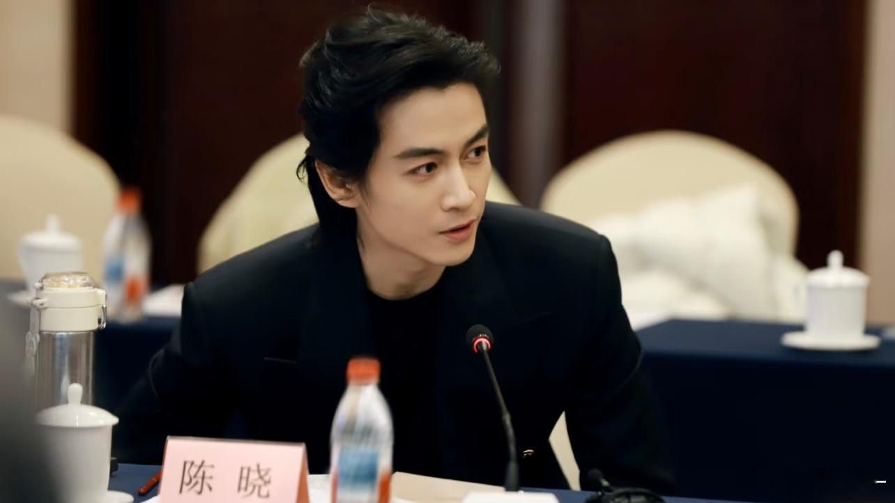 现在的剧怎么都爱开研讨会，好像有编的一样