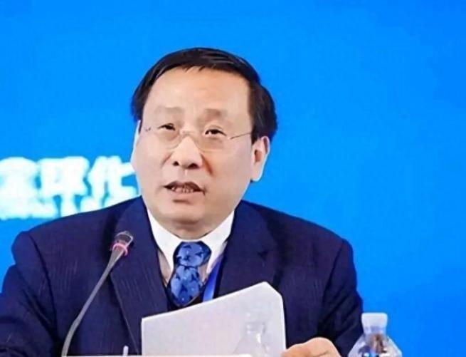 5月27日，深圳凤凰湾区财经论坛，高志凯直言：“未来12至18个月，一场席卷全球