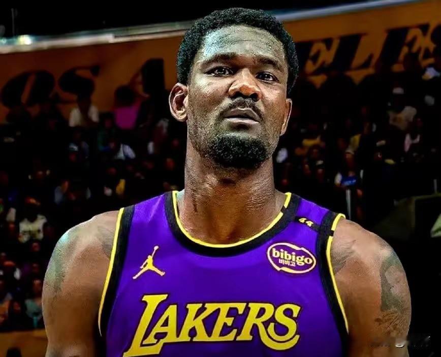 湖人这下麻烦大了！北京时间11月24日，NBA常规赛，湖人108-106险胜爵士