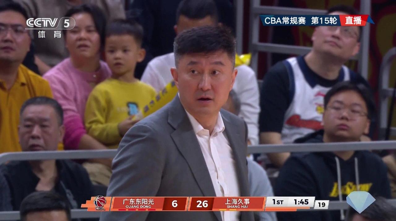 11-29！这是广东男篮主场对阵上海男篮首节的比分，你能想到吗？第一节，广东
