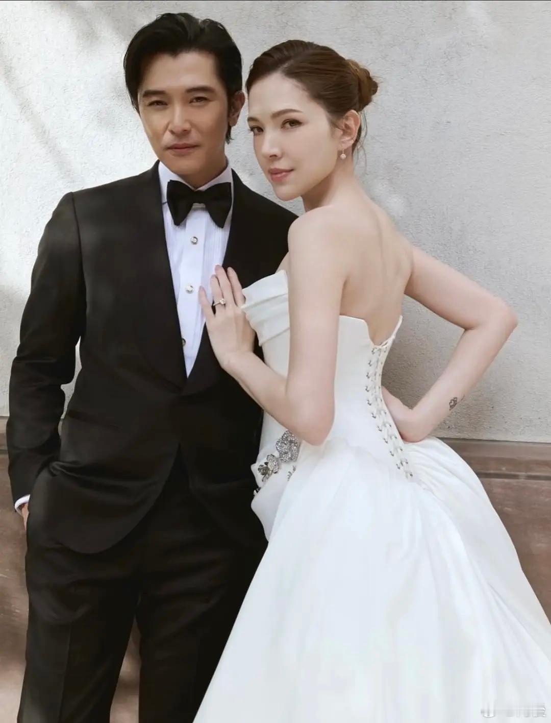 从荧幕CP到现实夫妻，邱泽和许玮甯这波爱情长跑直接甜到齁！2025年11月28日