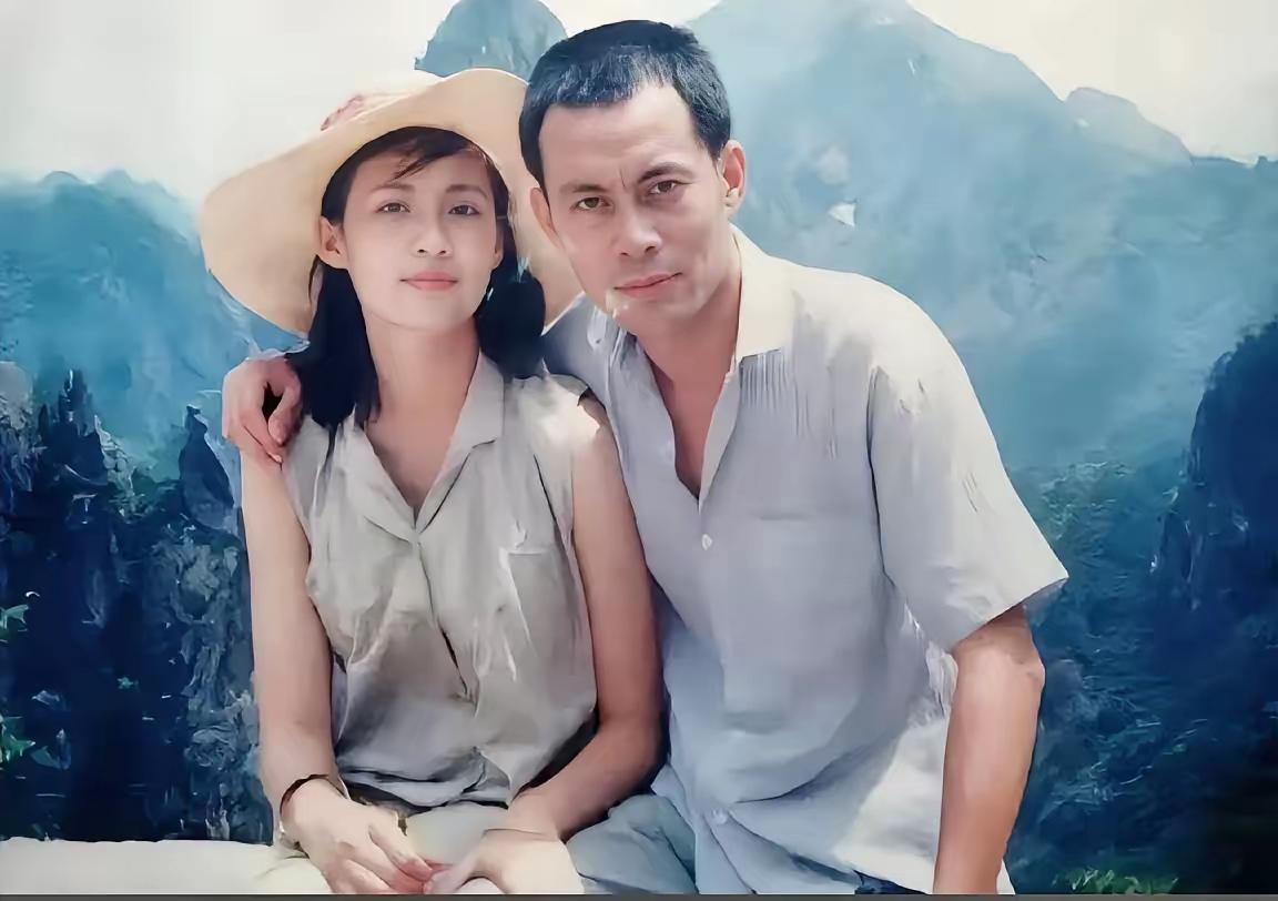 无人超越的吕布，老婆美貌赛貂蝉，他对老婆一见钟情，宠妻狂魔，事业有成夫妻恩爱，人