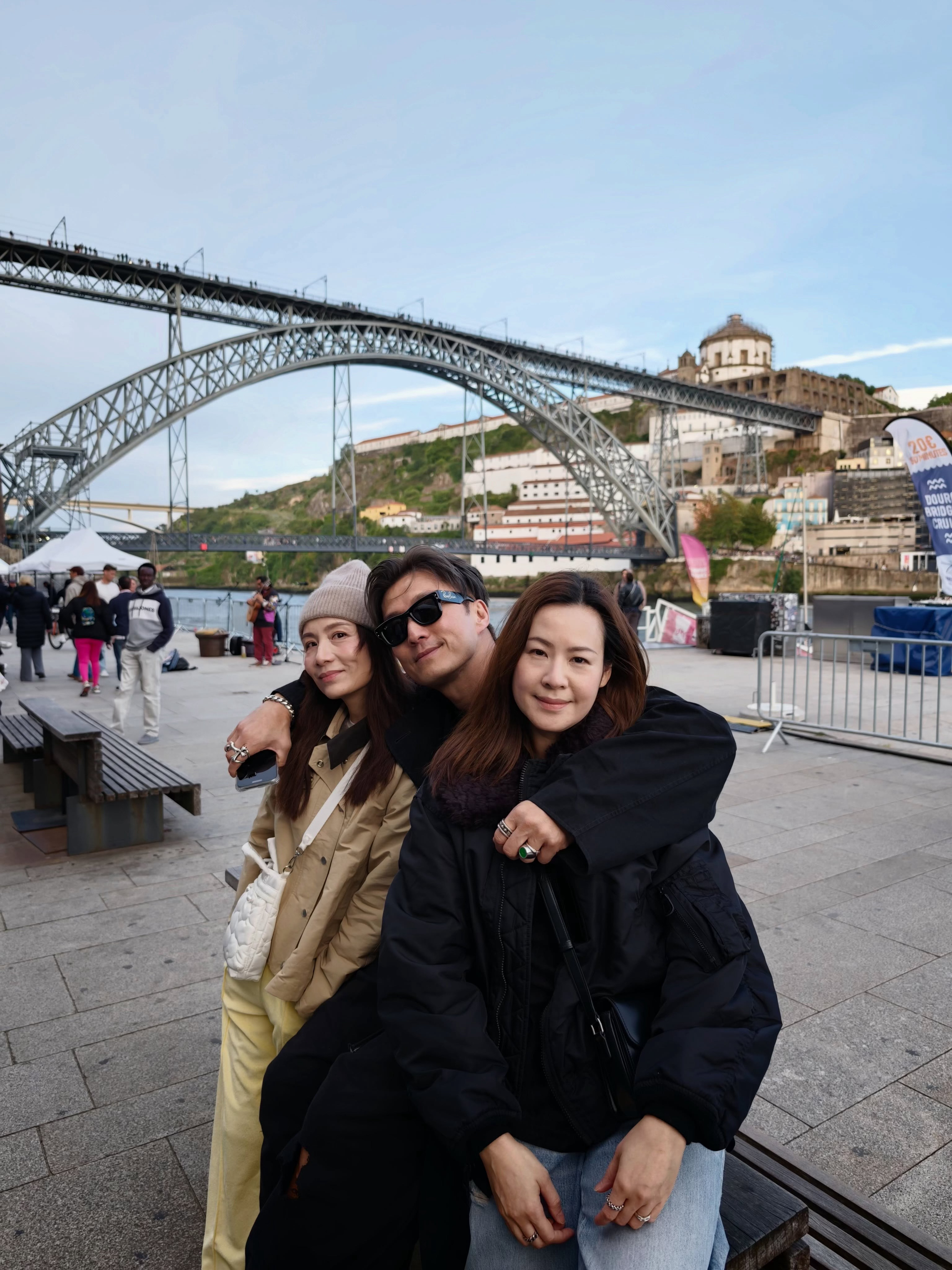 胡蓓蔚晒旅游照