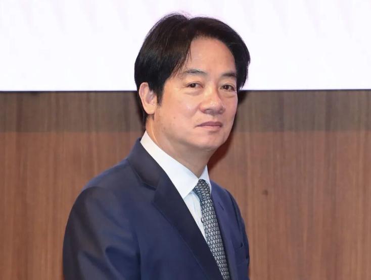 赖清德终于坐不住了！ 就在今天的民进党中执会上，他对着在野党和全体台湾民众大