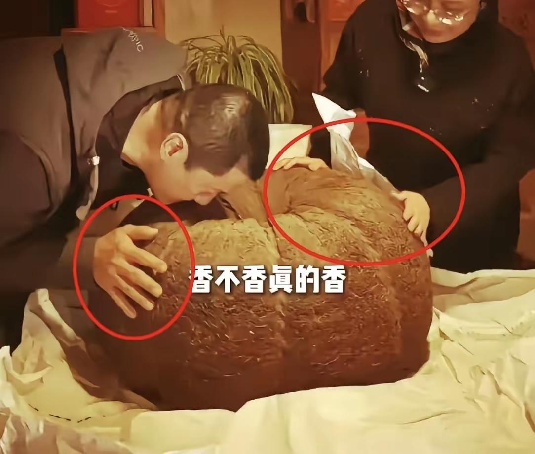 难怪李亚鹏会破产，别人直播卖零食按袋算，李亚鹏倒好，一上来就卖6.18吨的世界最