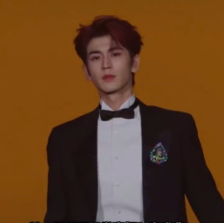 张凌赫的饭撒是满汉全席吧张凌赫的饭撒是满汉全席吧​​​