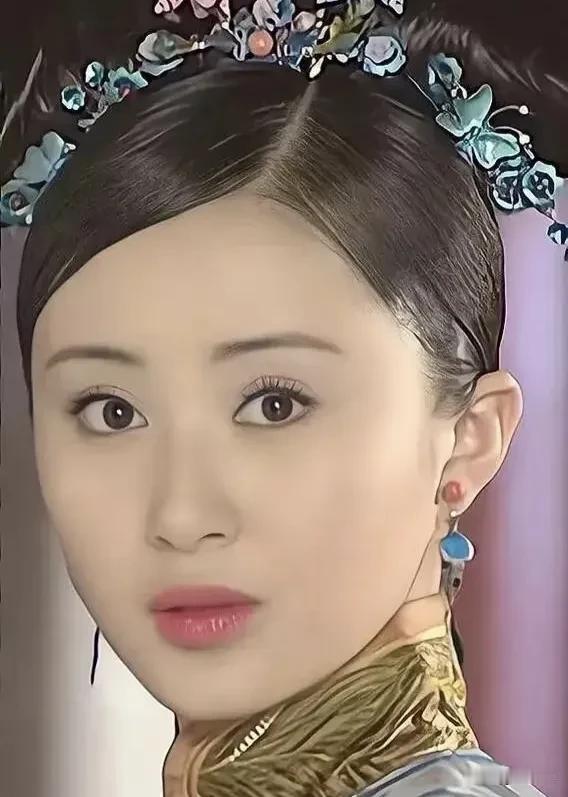 清朝其实属于宫斗很少的朝代了，因为等级真的很严格，举个例子大家都知道董鄂妃很受宠