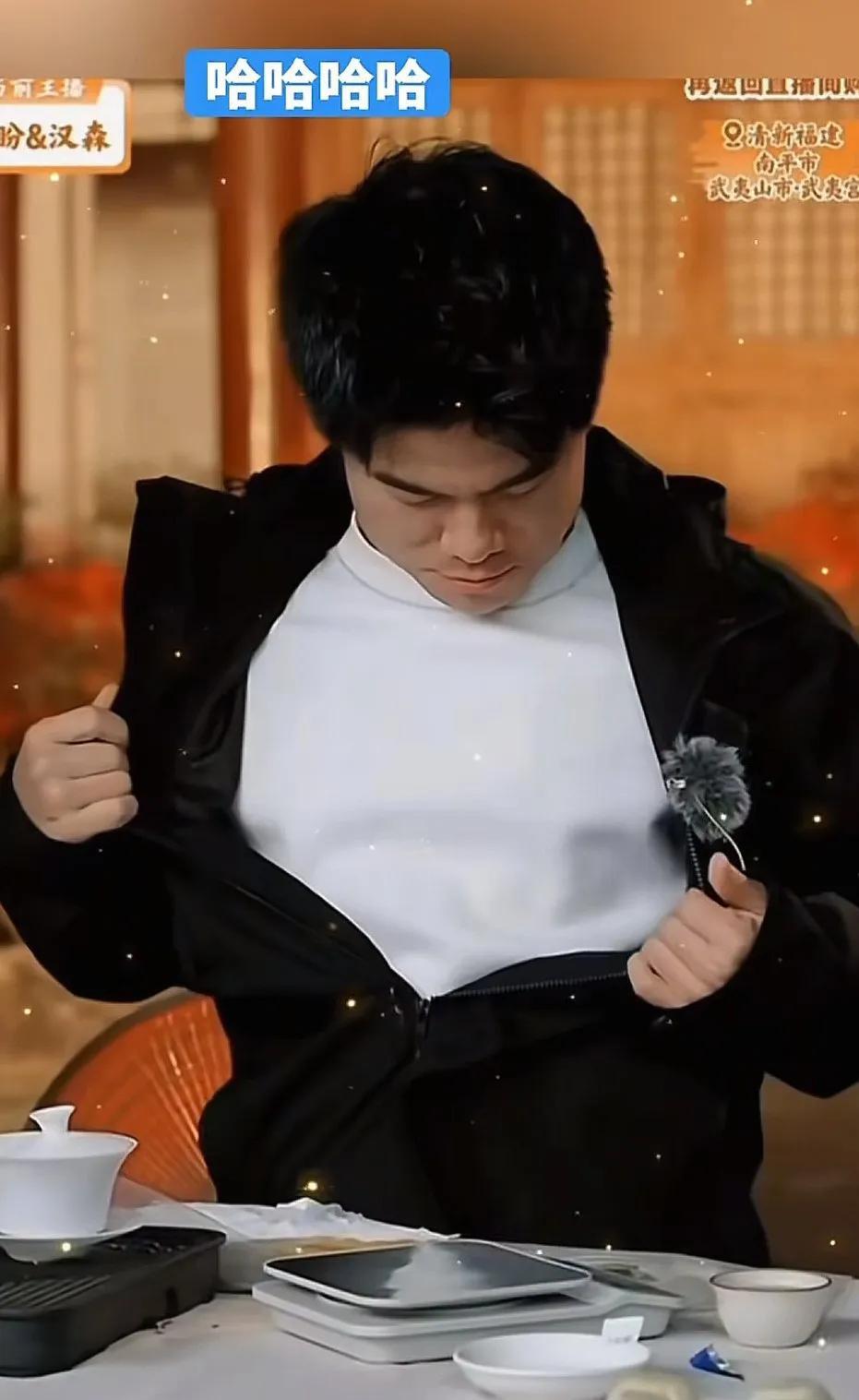 昨晚直播，有人想看董宇辉出丑。结果，被他结结实实上了一课。你以为是网友的玩笑