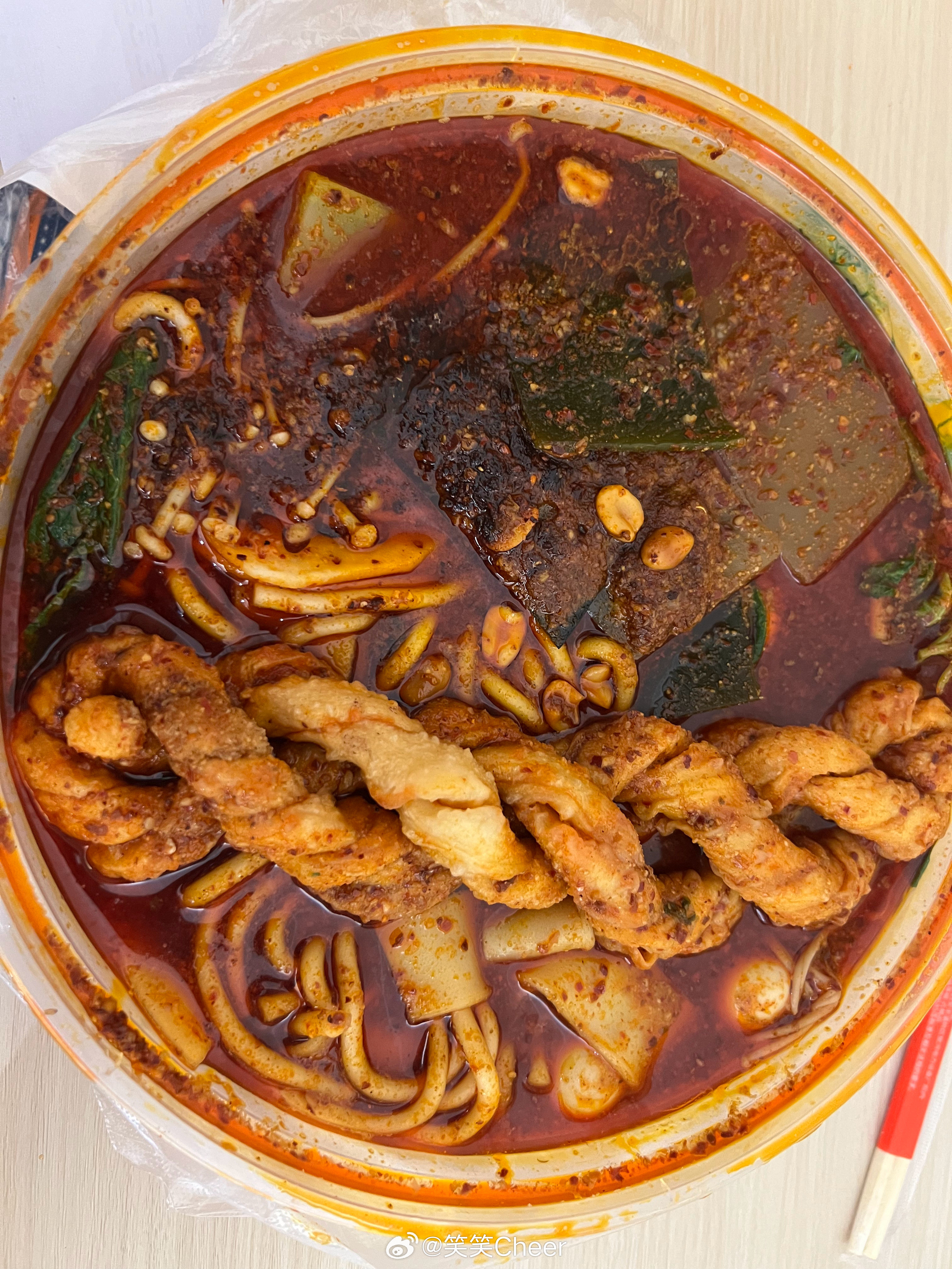 在酒泉3顿饭，其中2顿麻辣烫。2个原因：1.这边麻辣烫味道确实还行，比我吃过其他