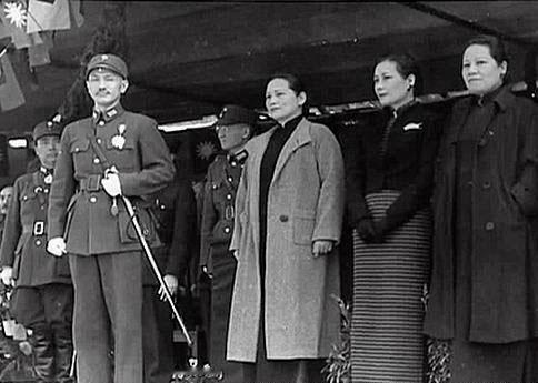 1931年，蒋介石的亲妹妹蒋瑞莲向他告状丈夫在外沾花惹草，希望他能加以规劝，没想
