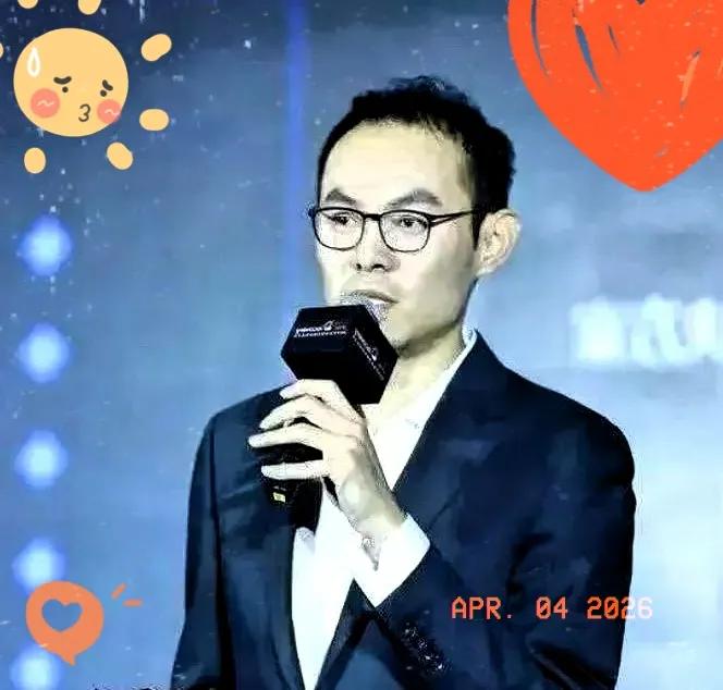  京东那位拿千万年薪的副总裁，这回真栽了。会上刘强东没给一点面子，当场甩出三