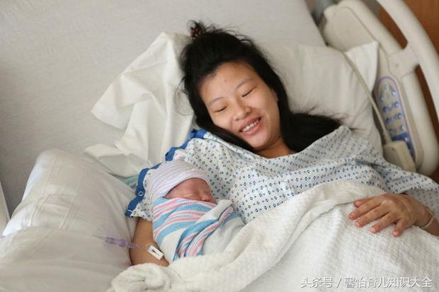 23岁孕妈生下女婴7天, 老公的1句话, 气的产妇将孩子重摔在地