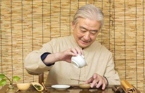 调查发现：老年人若经常喝茶叶，用不了多久，身体或有这4种改善 茶叶，老年的