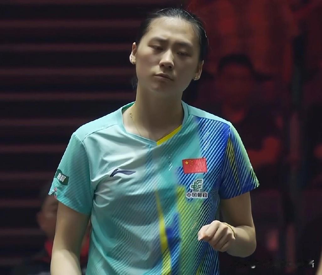 陈熠混双输了，评论区都让她担责。混双是两个人配合，担责也不应该都是她。早就到