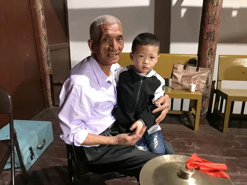 民警用一根牙签保住老人26万最近浙江温州发生了一件挺悬的事儿，一根牙签竟保住了