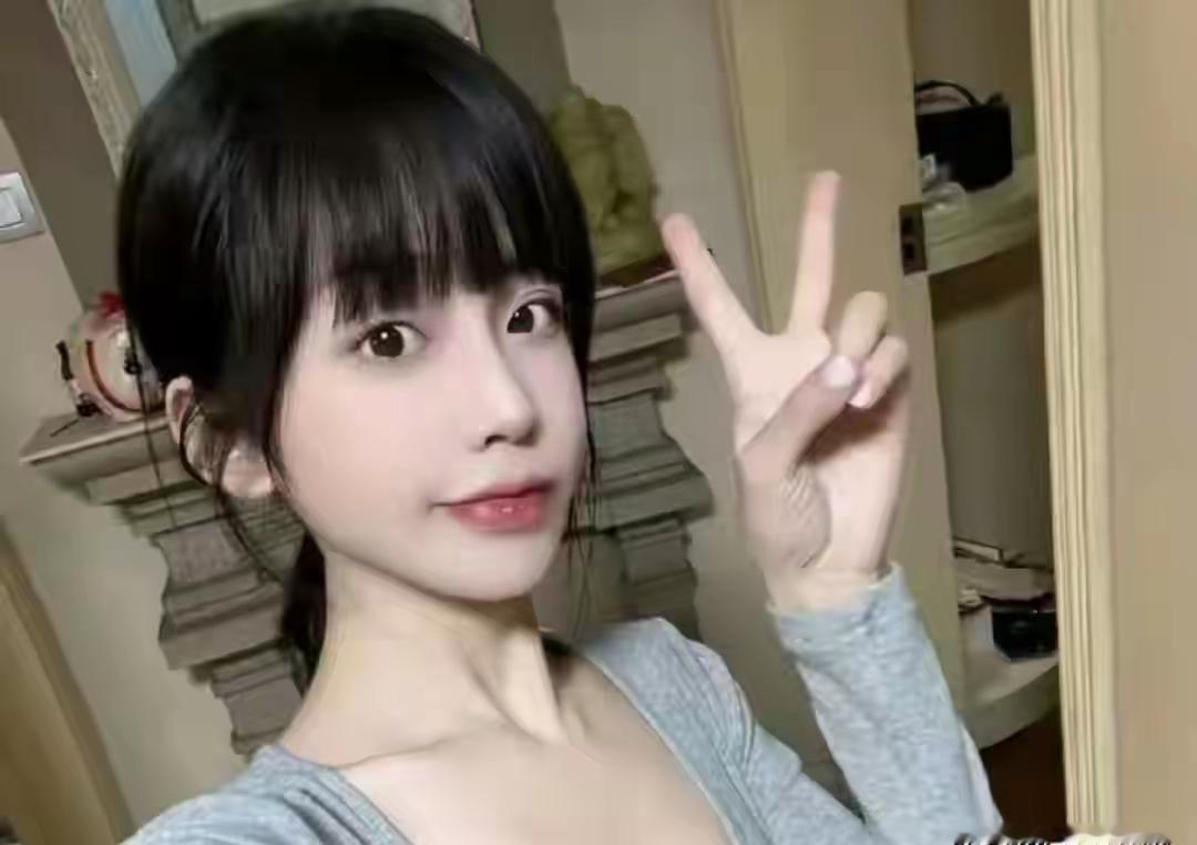 他演活了“最干净”的男孩，也演砸了自己的人生。《小欢喜》里那个眼神清澈的周奇，