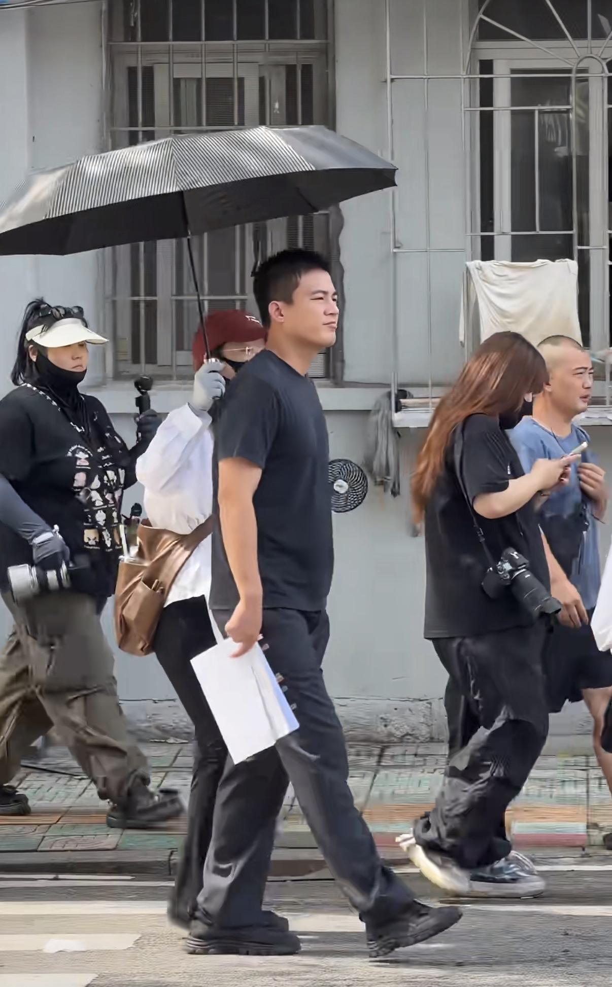 厦门偶遇欧豪拍摄，不敢相信这是我之前认识的欧豪啊！完全大变样了！他也不算很大吧，