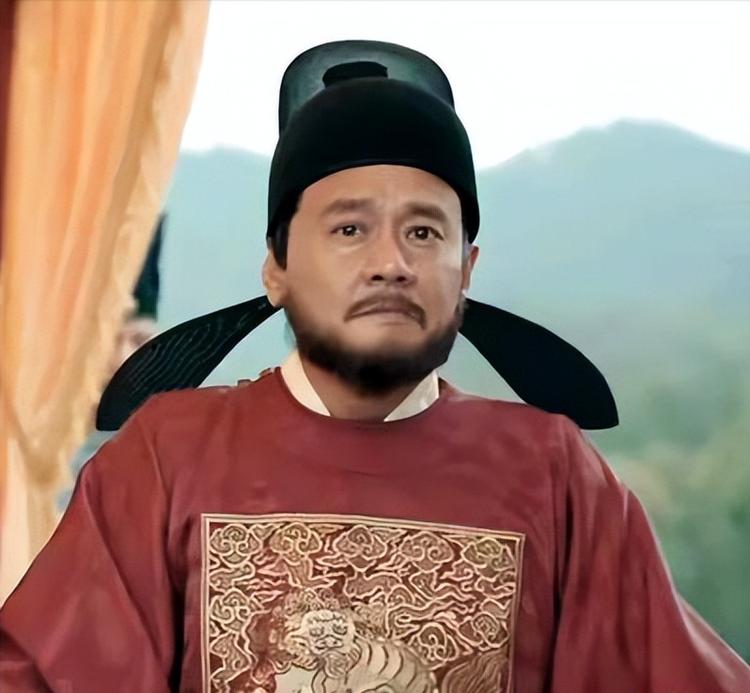 洪武三年，朱元璋封自己姐夫、李文忠之父李贞为曹国公，并准其着龙袍。这年，奉