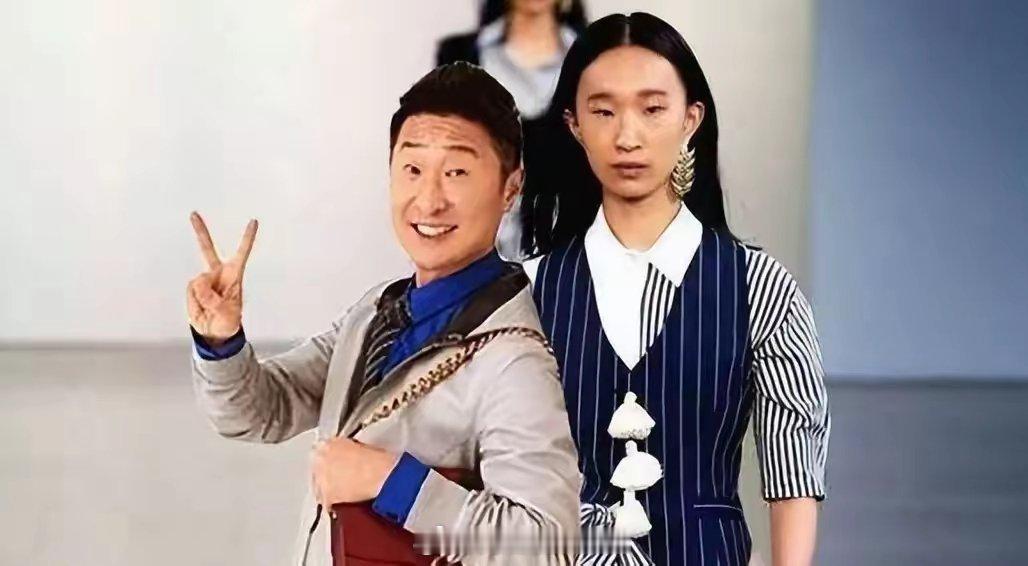 林永健家的女儿，虽然审美不受国内欢迎，但是去了美国却成了一线超模大咖。