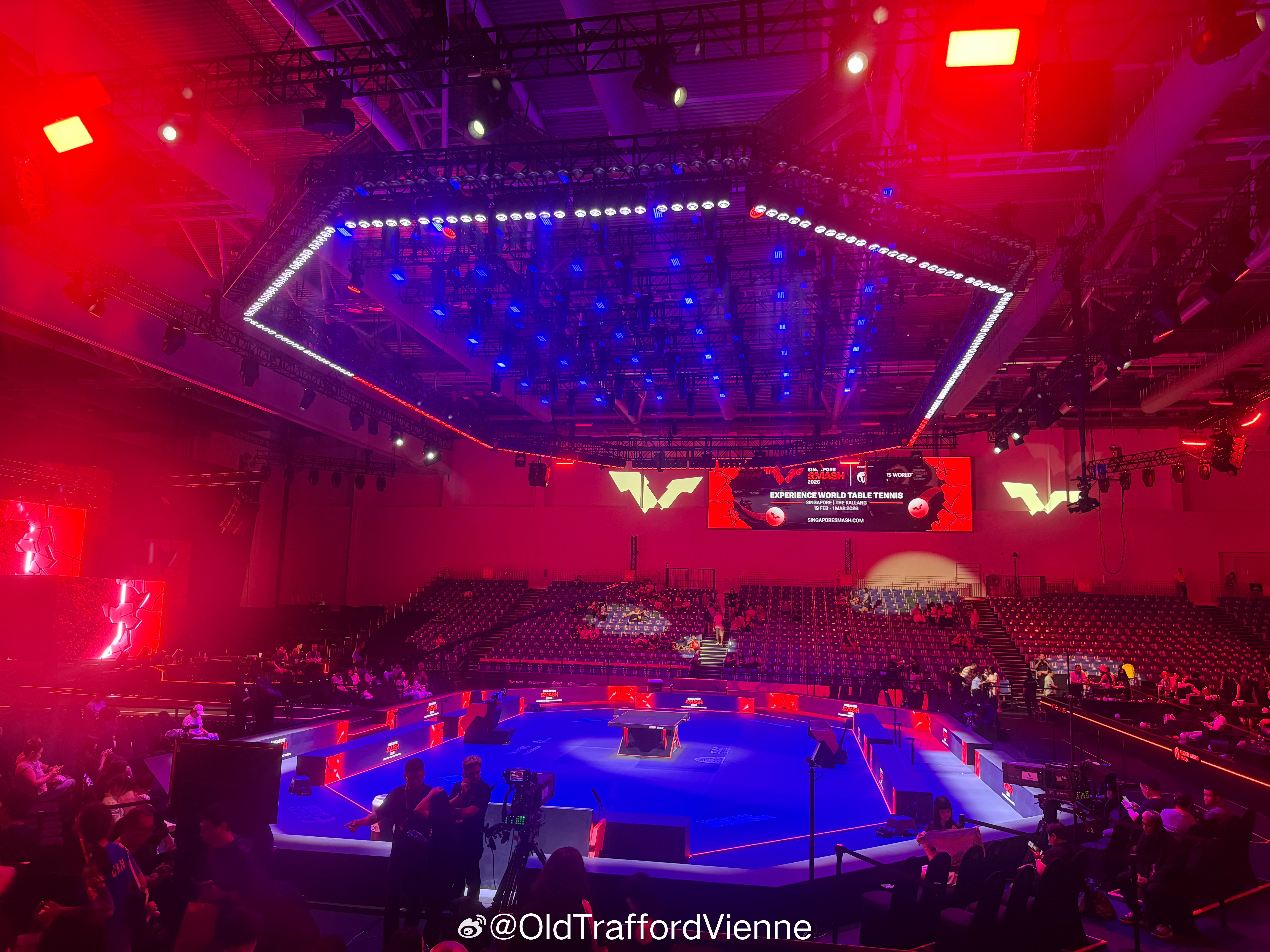 去看王曼昱比赛时，球员特别高冷，那天比赛只有王曼昱没有给赛后围上去的球迷签名，我