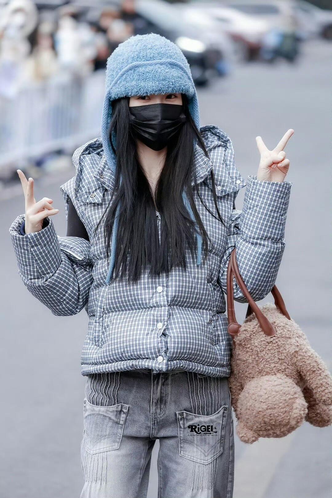 虞书欣路透，为什么天天口罩遮掩？