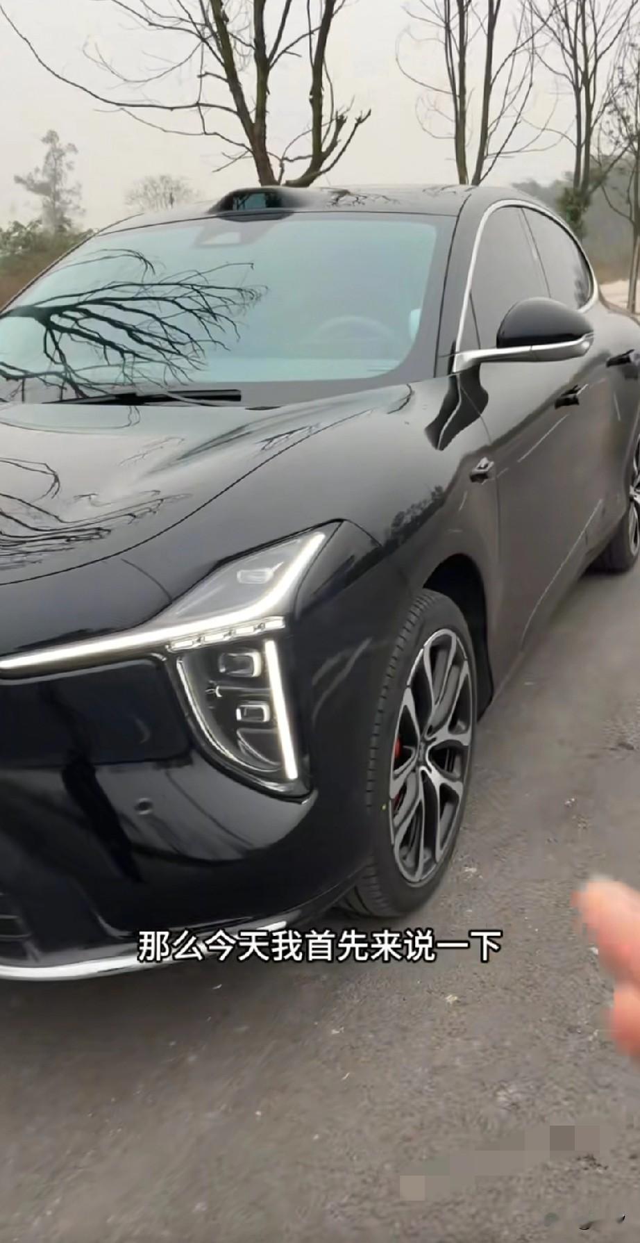 小伙提了一辆智己LS6,并且已经跑了3000km，他总结了一下自己这辆车的优