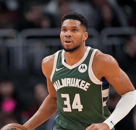 鹰管但凡不是脑子进水了，也不会为了字母哥送出杰伦·约翰逊吧！是，字母哥是2MV