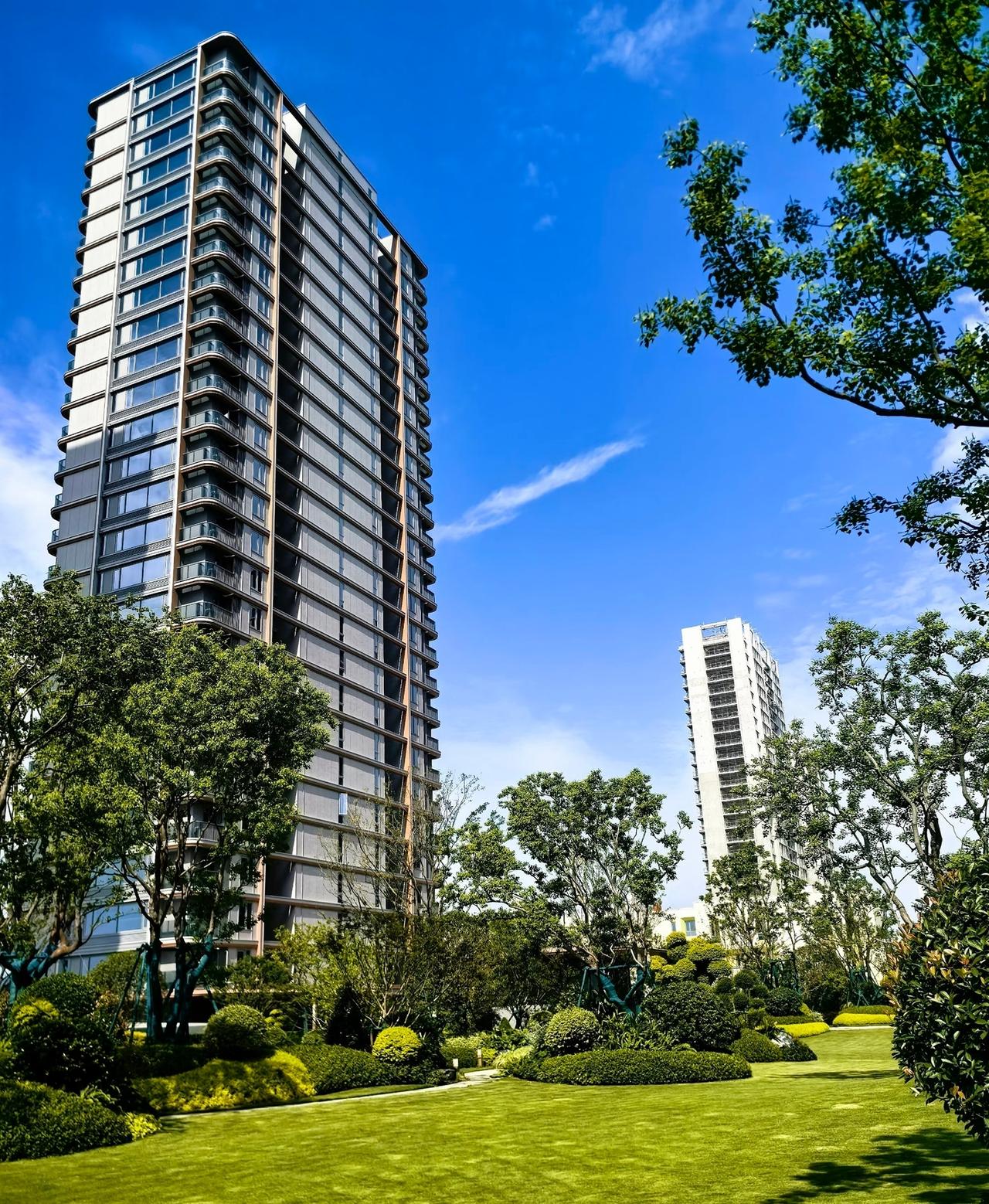 大姐家的外甥结婚当天闹的很不愉快，外甥原来的结婚对象是他的初恋，结果还有1个