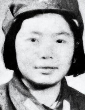 1951年4月22日，16岁的杨玉华在抗美援朝战场被俘虏，她也是中国志愿军唯一被