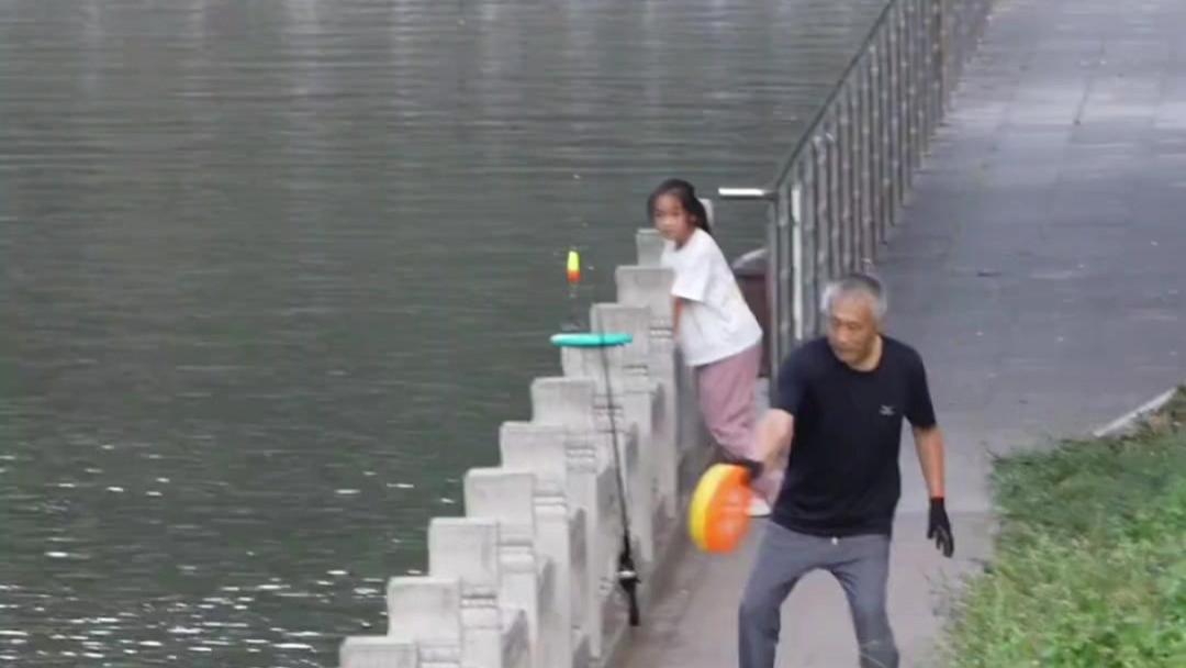 大爷桥对岸飞盘精准定位的秘密技巧