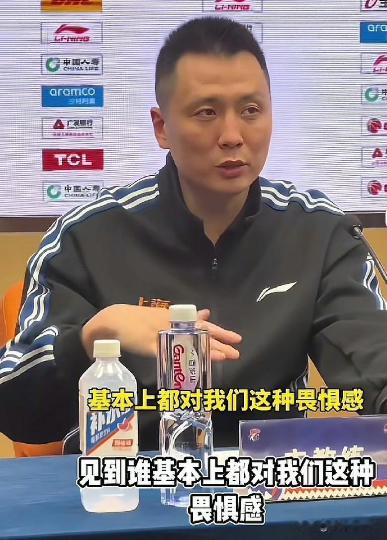 卢伟心想事成！对阵北京男篮前，卢伟表示自家球队两名外援无法参赛，所以今晚比赛并