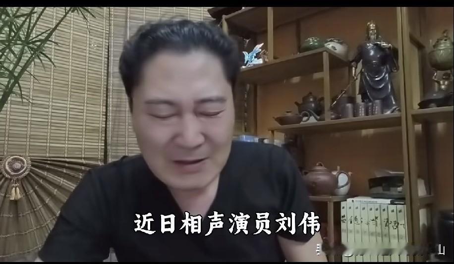 侯宝林徒孙义薄云天刘伟，这回直接把枪口对准了曹云金，一点面子没留：给前恩师郭德纲