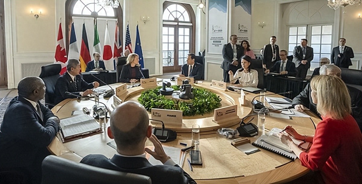 G7内讧现场：美国强塞涉台议题遭欧盟打脸！七国集团外长会议在加拿大夏洛瓦召开首