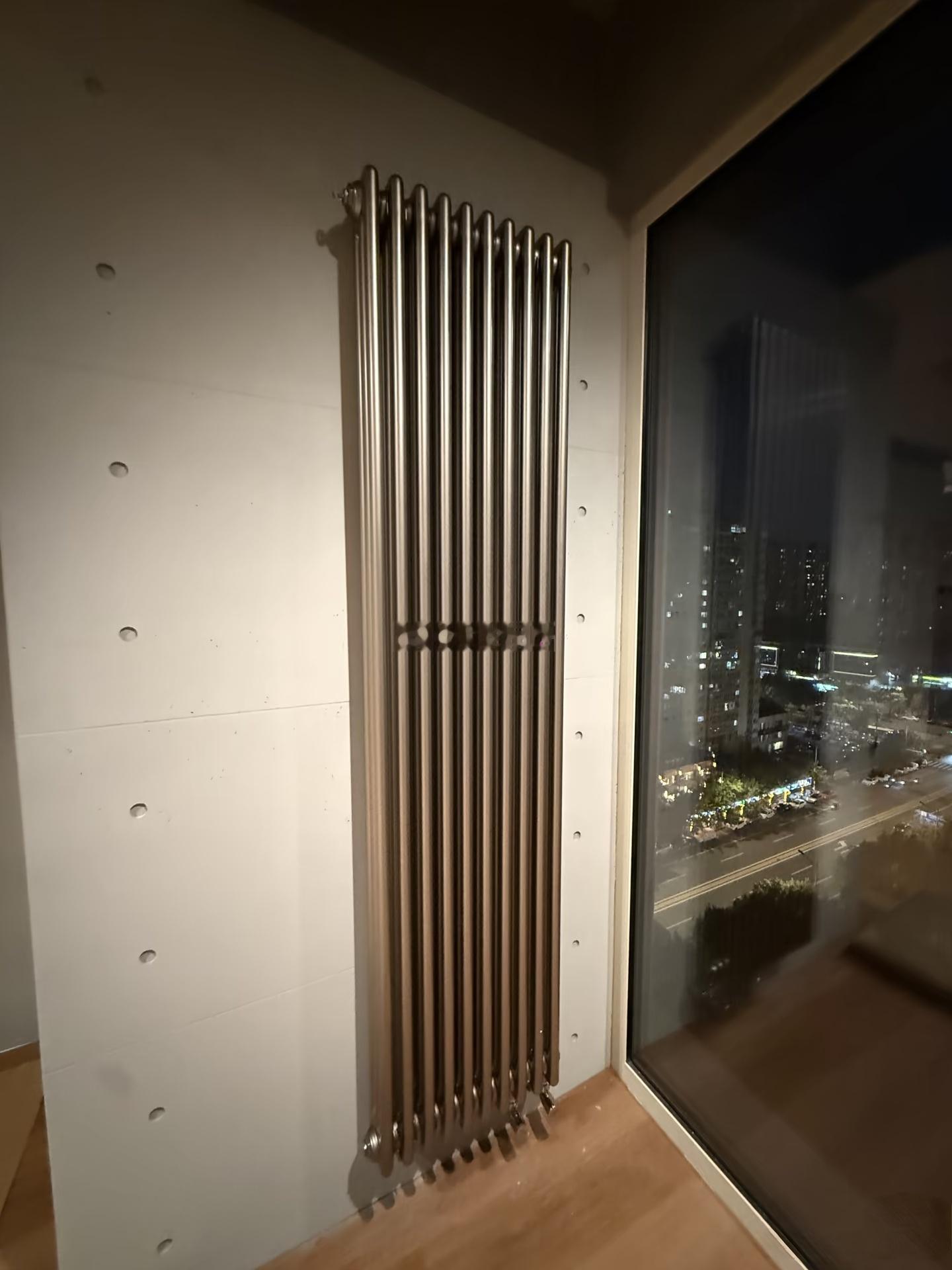 清水砼+不锈钢搭配的高冷质感楼市第一线建筑成都楼市​​​