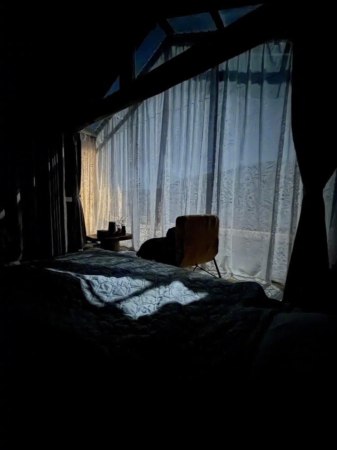 其实，并没有什么自己想要的生活。真正存在的，只有自己想要的人生感受与自己不想要的