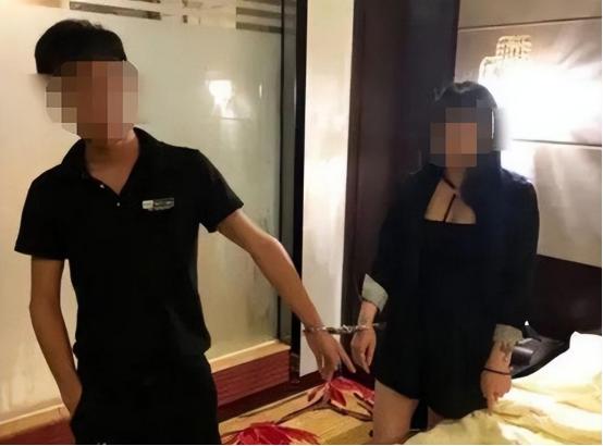 “不就是看了一眼吗，至于要两万多？”上海一对小情侣住酒店正亲热，一扭头发现窗户外