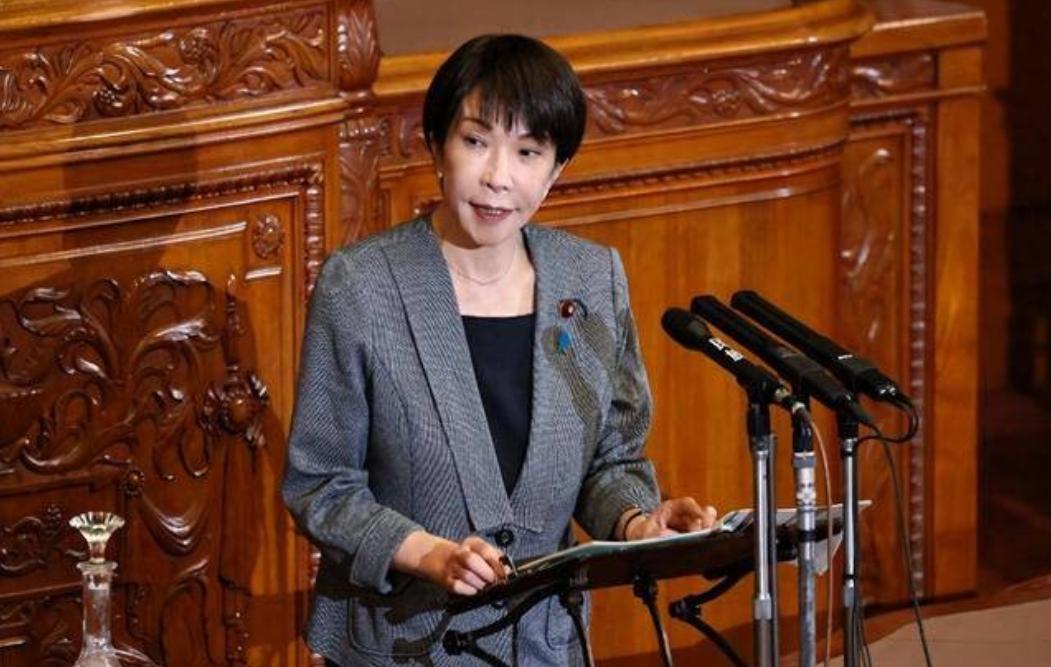 日本“铁娘子”这次是一脚踢到了铁板上！高市早苗前脚刚叫嚣要派兵介入台海，后脚就被
