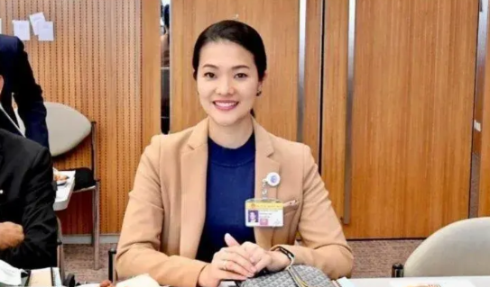 缇拉娜应该会成为泰国下一任的总理，历来泰国的总理，基本上都是要形象好，形象抱歉的