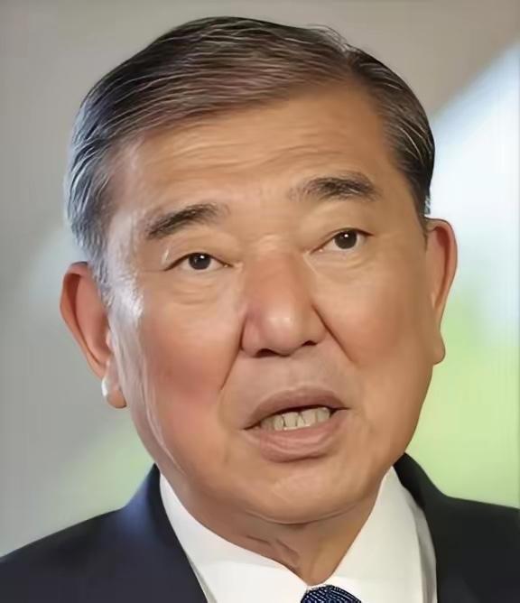 日本为何敢在钓鱼岛启用大型无人机？别人往前凑，他往后缩。天上飞机变多了，海上