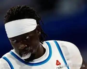 山东男篮真“听劝”！球迷让别签，管理层就真不签了。前北京外援奥莫特原本已和山东达